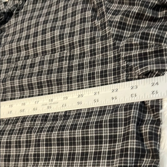 Old Navy Black Casual Button Down Shirt - Picture 5 of 6